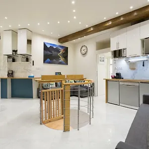 Louvre Luxury Apartment&spa Paris