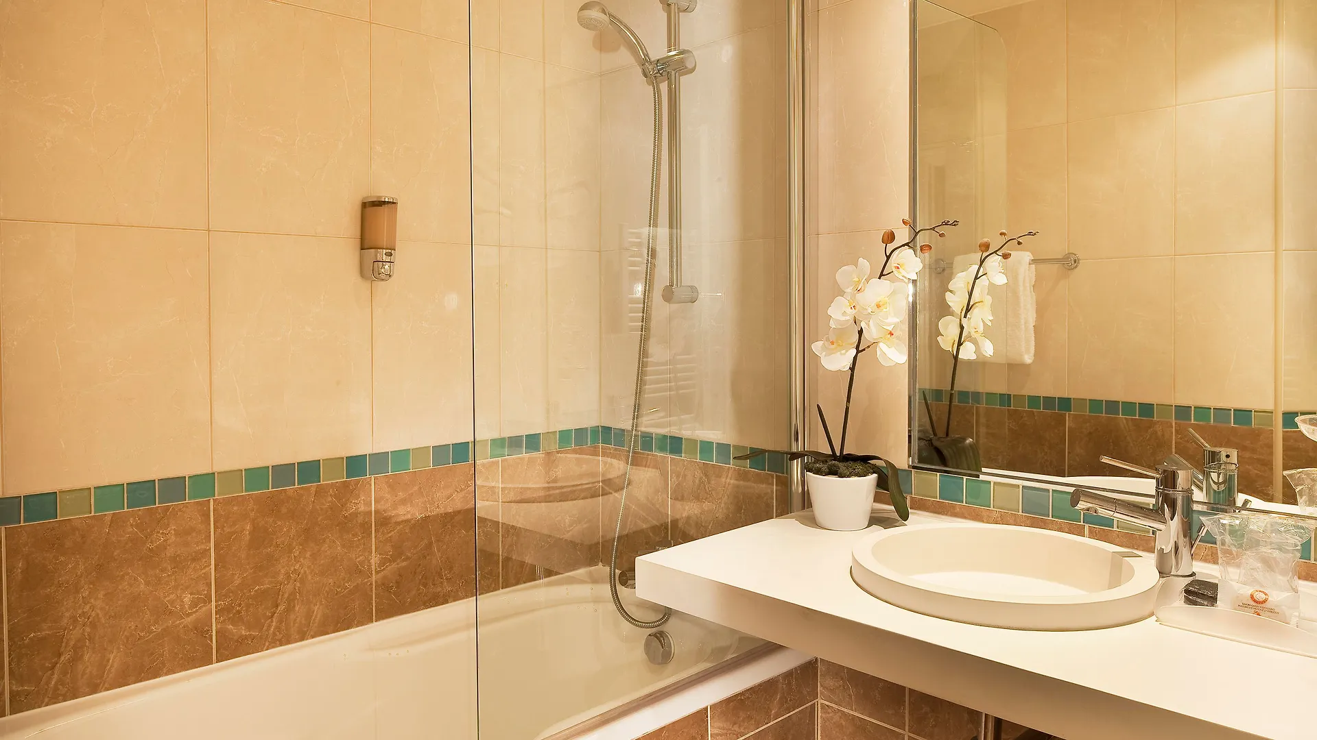 Hotel Etoile Saint Ferdinand By Happyculture Paris 4*,  France