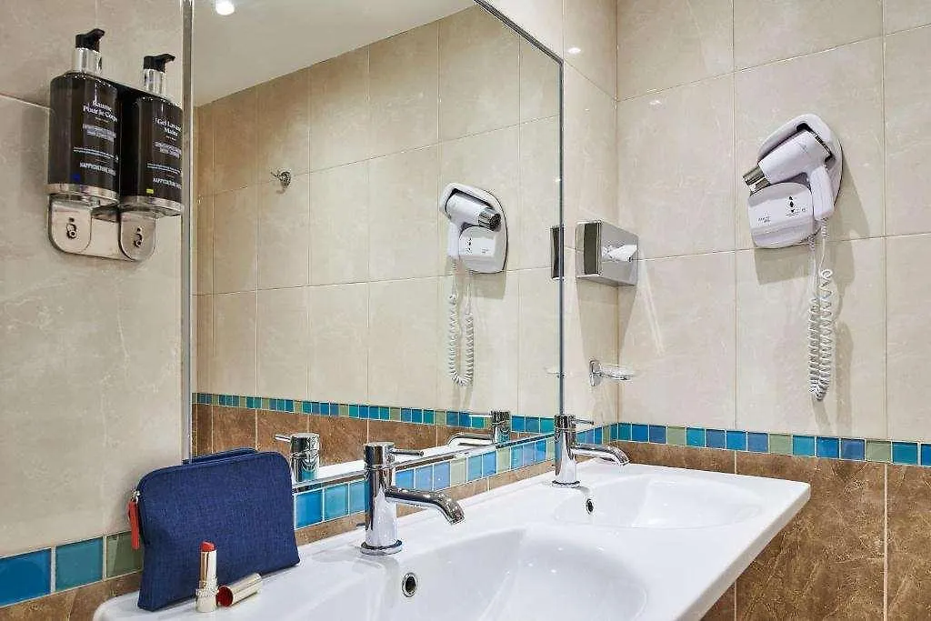 Hotel Etoile Saint Ferdinand By Happyculture Paris