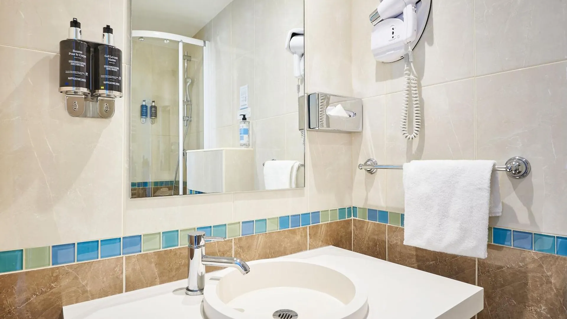 ****  Hotel Etoile Saint Ferdinand By Happyculture Paris France