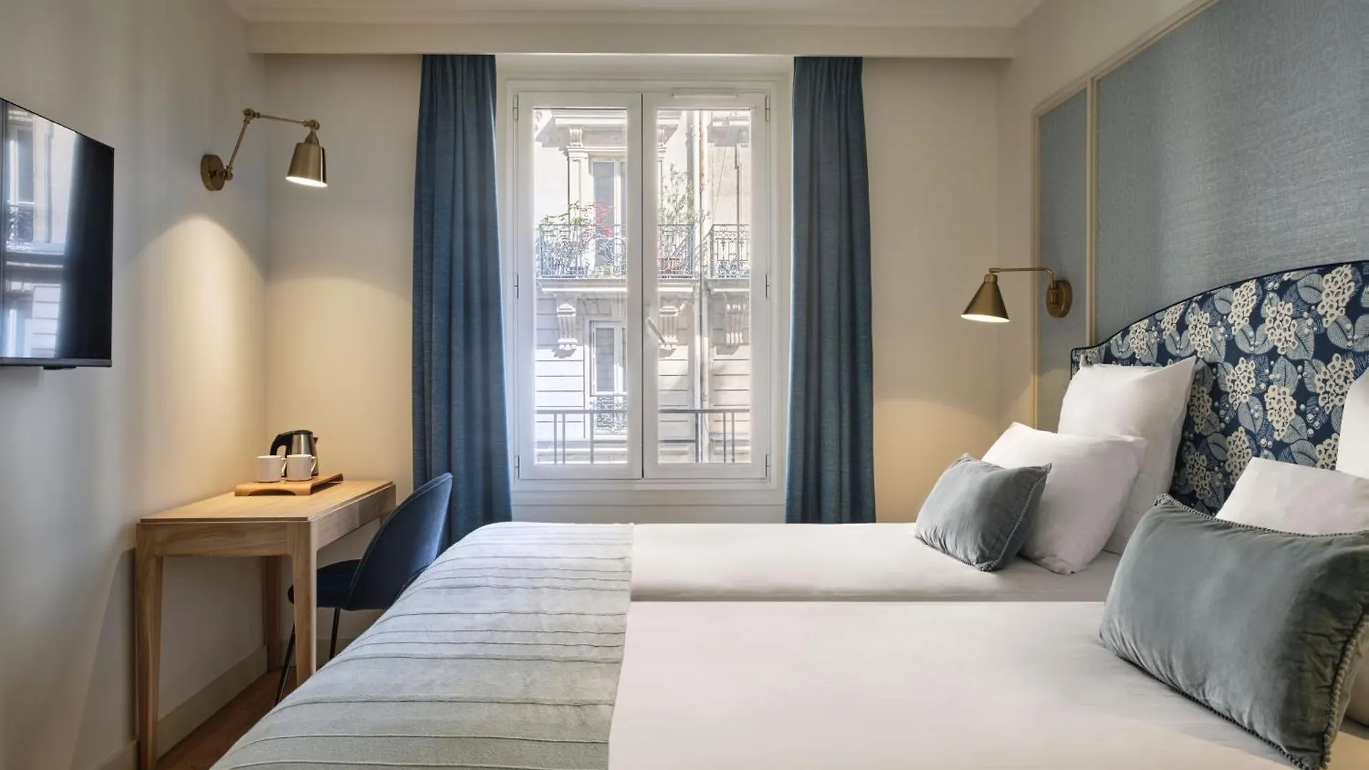 ****  Hotel Etoile Saint Ferdinand By Happyculture Paris France