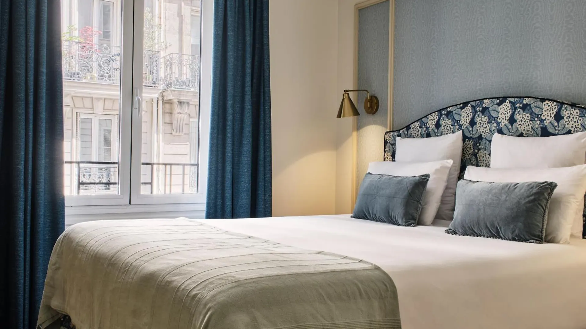 Hotel Etoile Saint Ferdinand By Happyculture Paris