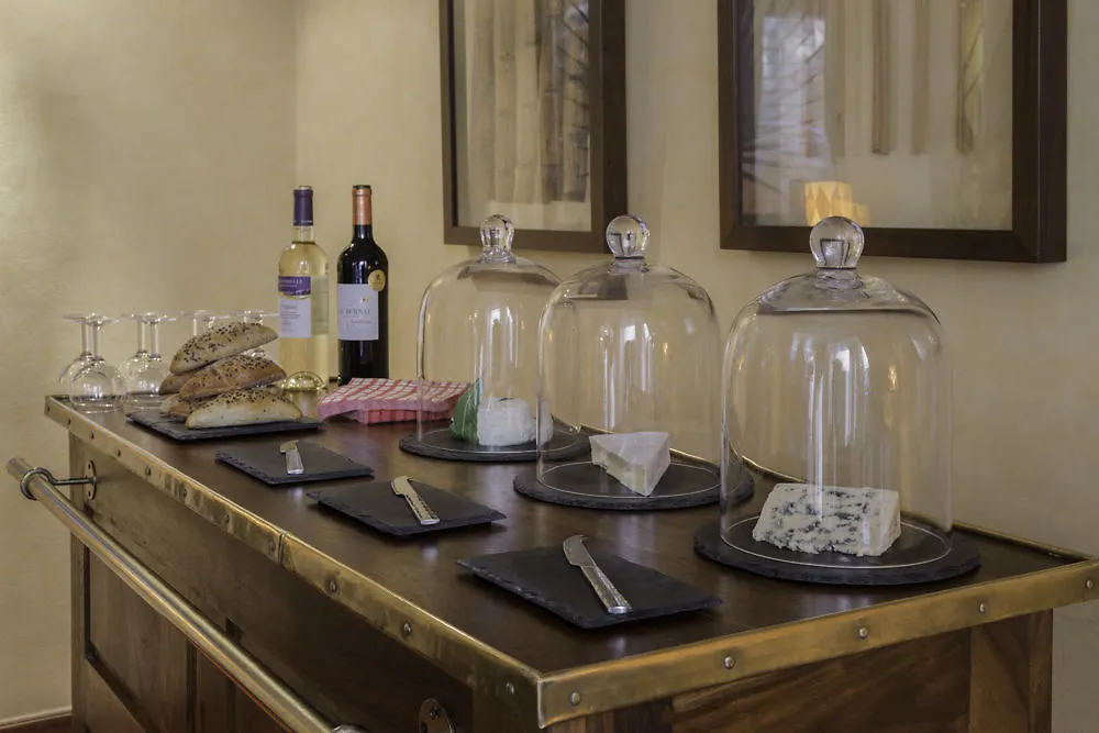 Hotel Etoile Saint Ferdinand By Happyculture Paris