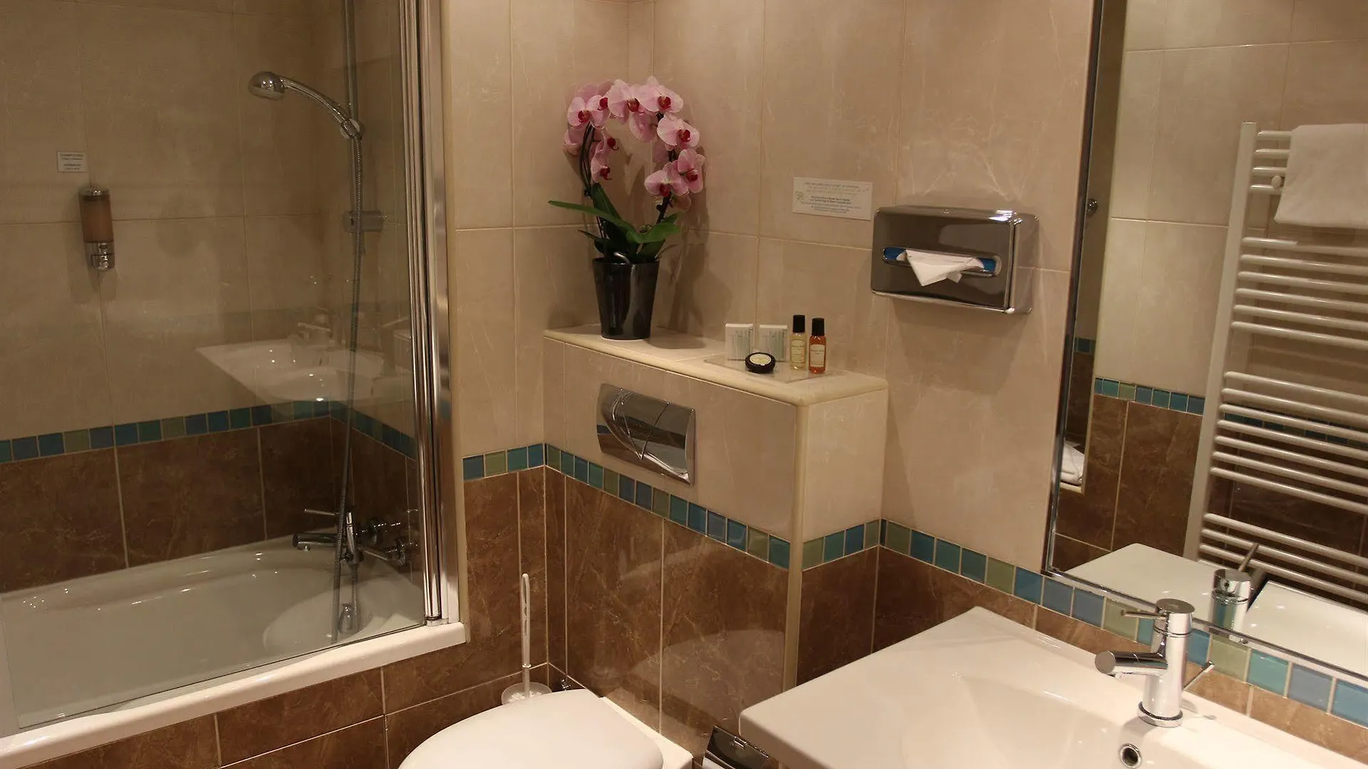 Hotel Etoile Saint Ferdinand By Happyculture Paris France