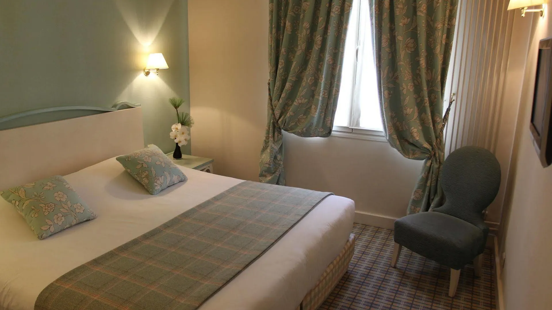 Hotel Etoile Saint Ferdinand By Happyculture Paris
