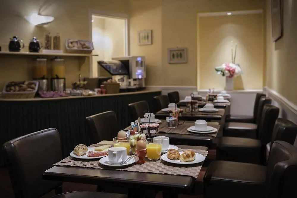 Hotel Etoile Saint Ferdinand By Happyculture Paris 4*,